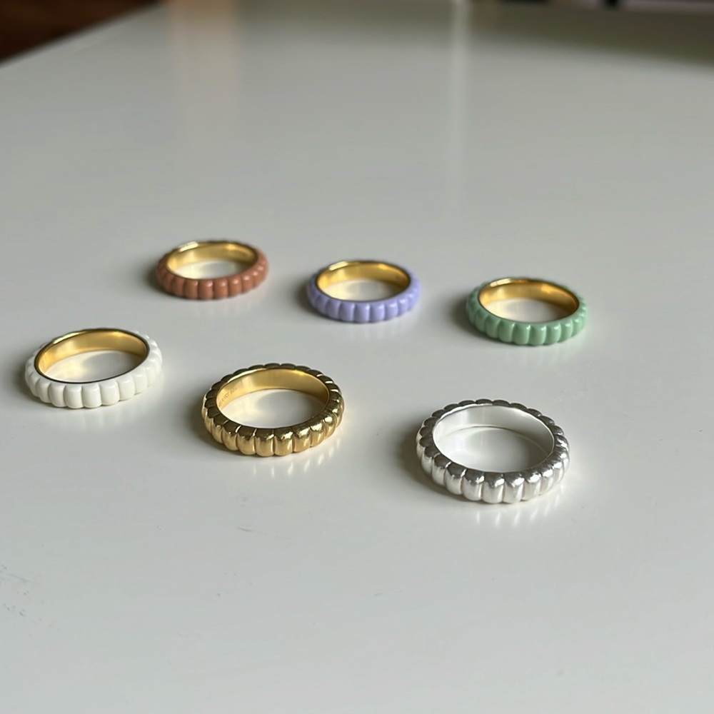 Set of 6 Mejuri Slim Charlotte rings, all size 8.